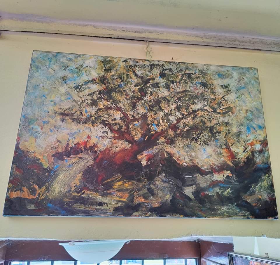 A tree by the road